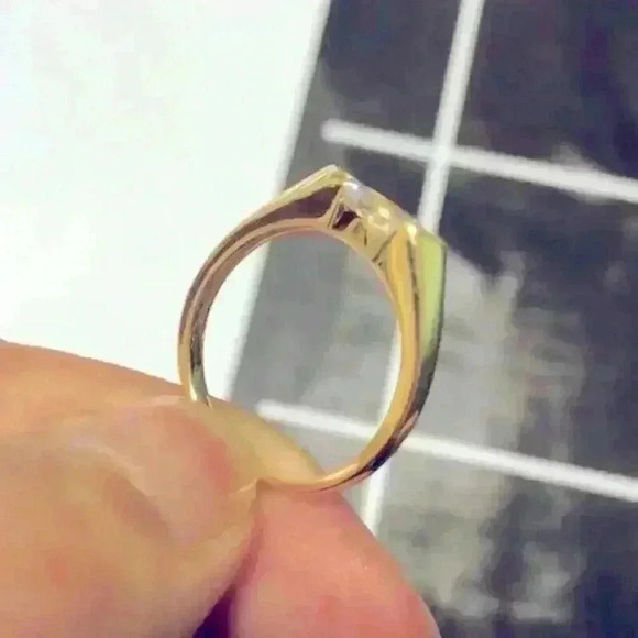 NEW 18k Gold Plated Silver Diamond Ring - Picture 5 of 5